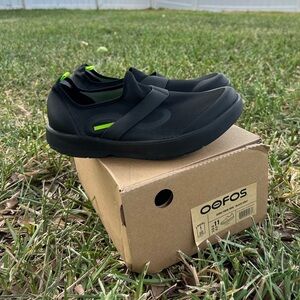 OOFOS Fiber Low 00mg Men’s size 11 NEW IN BOX